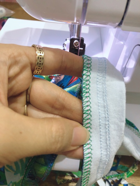 Máy vắt sổ Brother 2104D - Hàng chính hãng Nhật