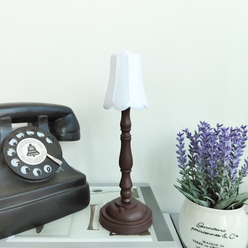 Đèn LED để bàn trang trí phong cách retro