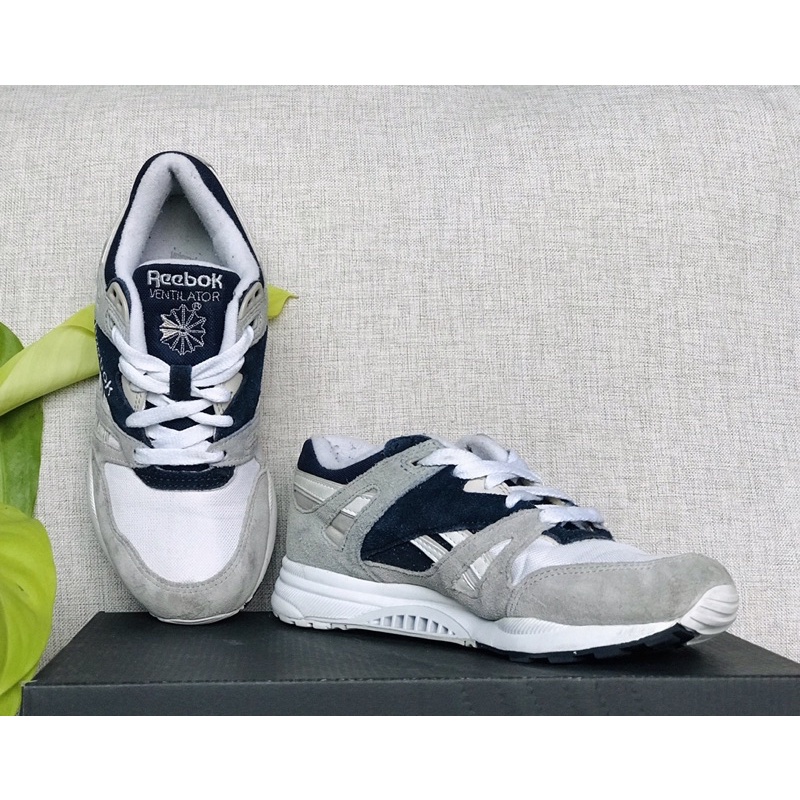 Giày Reebok Ventilator Pop-size 34