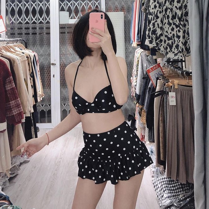 Bikini áo tắm 2 mảnh chấm bi váy cá (Ảnh tự chụp)