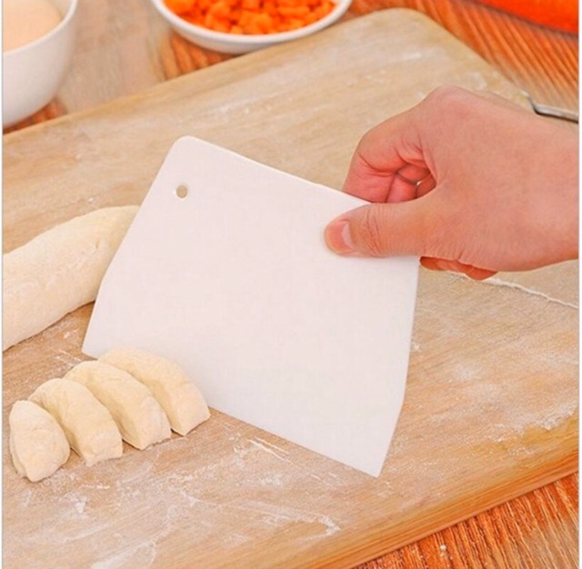 Miếng Cắt Vét Bột Nhựa Hình Vuông