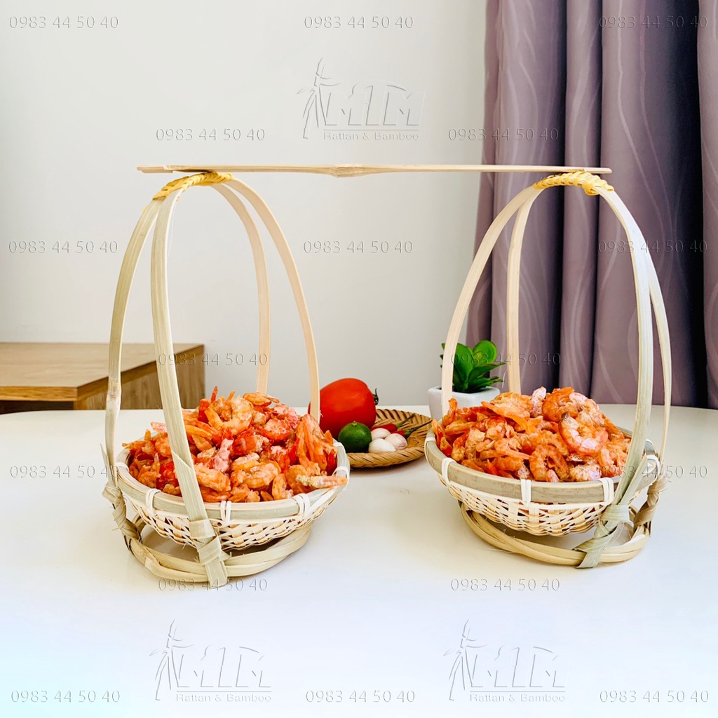 Quang gánh tre - để hành tỏi, trang trí, chụp hình sản phẩm.