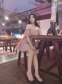 Váy trễ vai