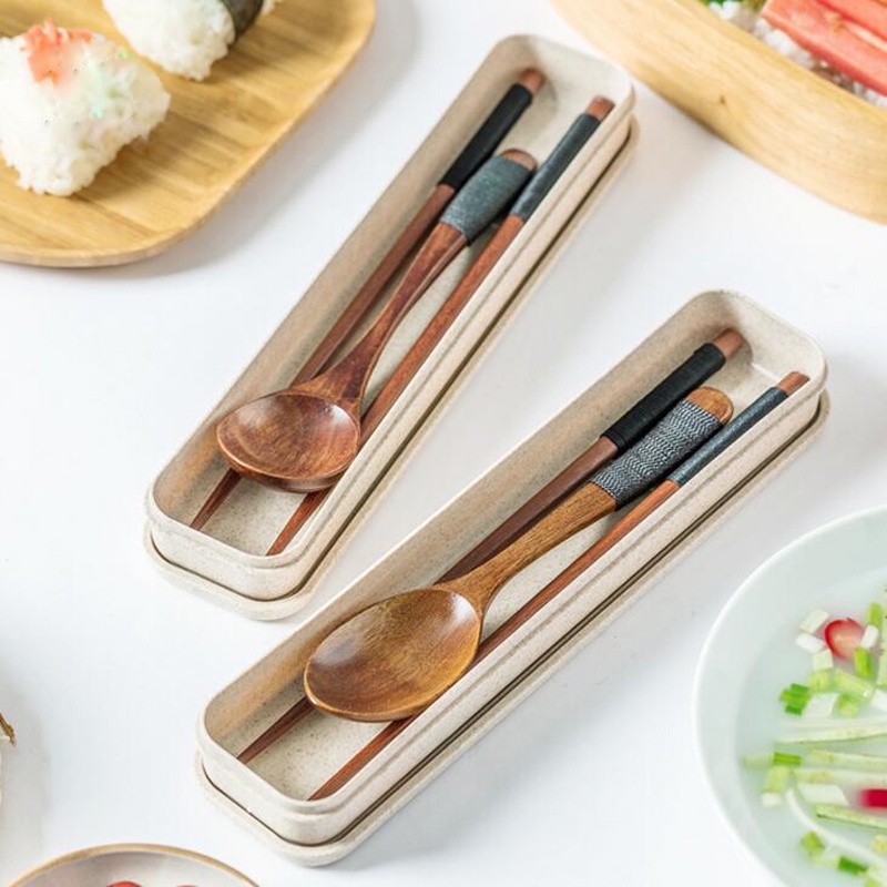 Bộ muỗng đũa ăn bằng gỗ kèm hộp đựng thân thiện với môi trường