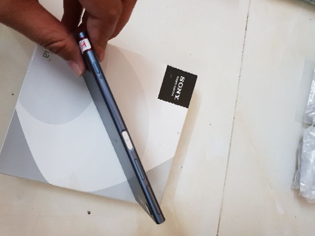 Điện thoại Sony Xperia XZ1 ram4G rom 64G mới 99%, chơi PUBG/Free Fire/LIÊN QUÂN ngon | BigBuy360 - bigbuy360.vn