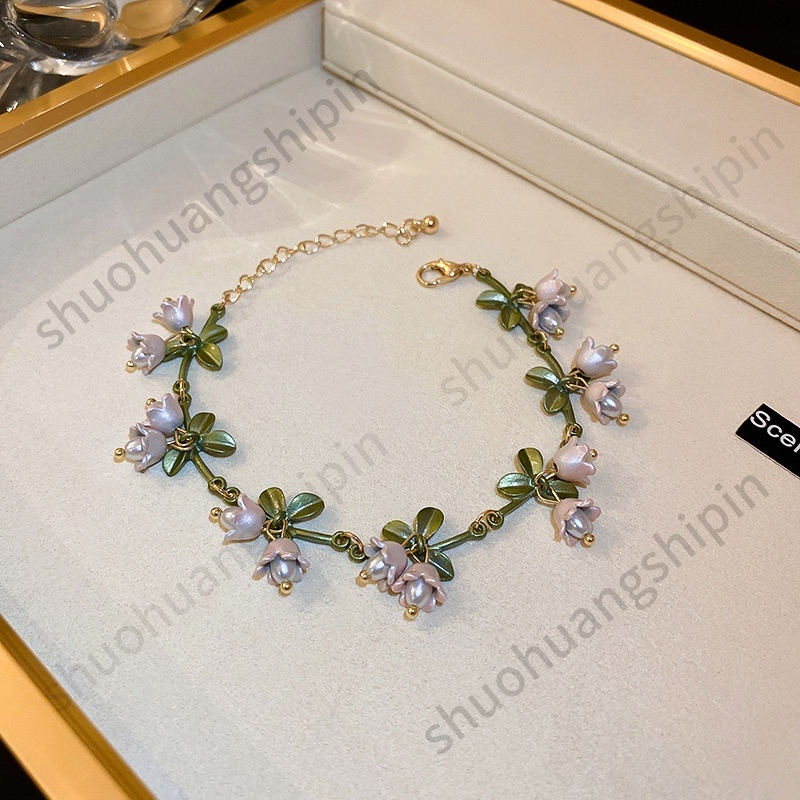 Vòng Đeo Tay Hình Hoa Lily Trắng Phong Cách Mới Thanh Lịch