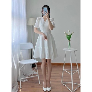 Đầm thiết kế cổ V chéo