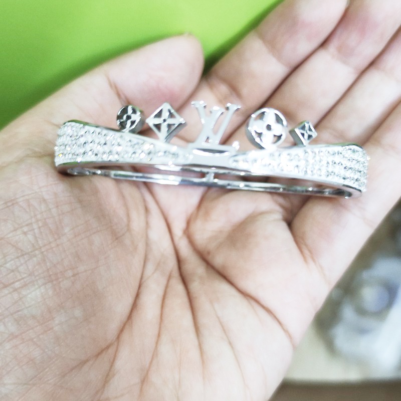 Vòng Tay Vương Miện Đính Đá Nhân Tạo Titan Ko Đen TT 4317