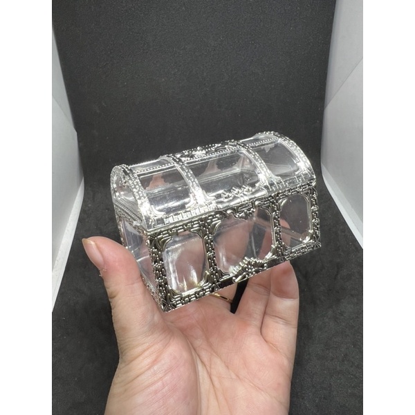 Hộp box đựng đá rương kho báu