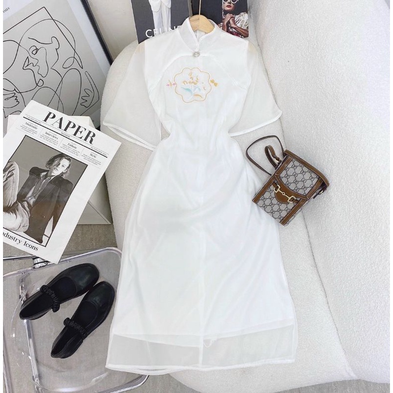 ÁO DÀI TRẮNG THÊU HOA VỚI QUẦN SUÔNG XINH XẮN