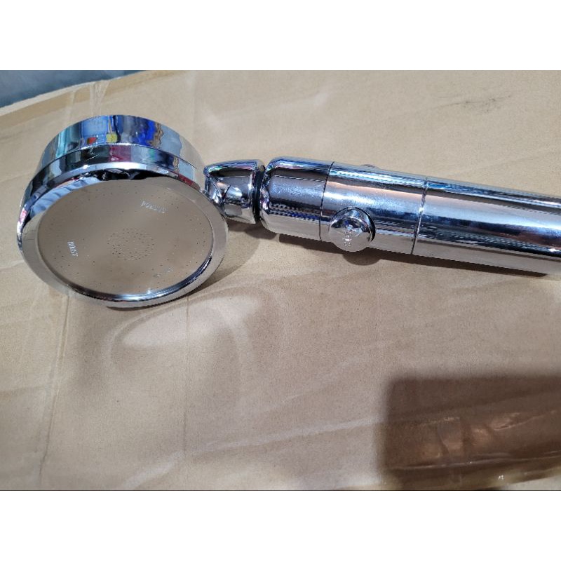 Vòi tay sen tăng áp có nút chỉnh tắt mở trên vòi. CHỌN HỎA TỐC SHIP NHANH 2H TPHCM