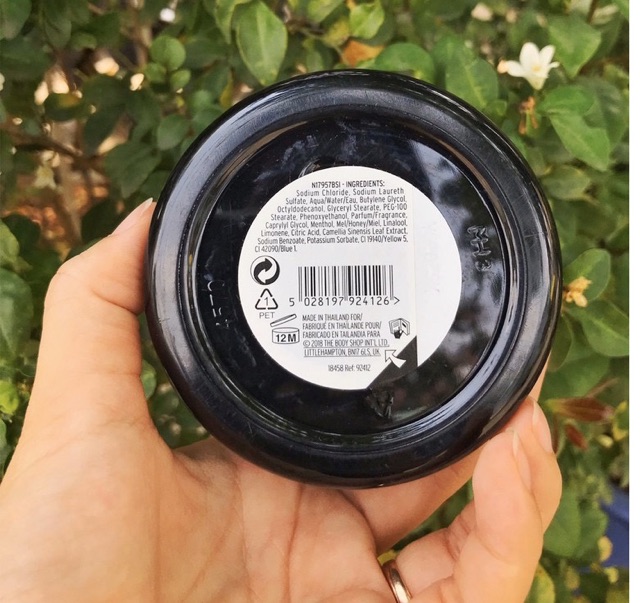 Dầu Gội Tẩy Tế Bào Chết Cho Da Đầu The Body Shop Fuji Green Tea Cleaning Hair Scrub 240ml