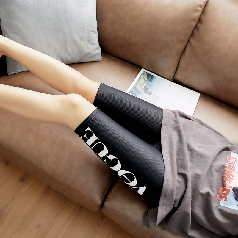 Quần short legging vải lụa mát co giãn nhanh khô họa tiết sọc caro thời trang mùa hè cho nữ | BigBuy360 - bigbuy360.vn