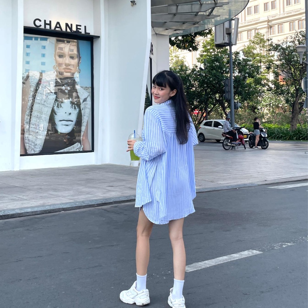 TheBlueTshirt - Áo Sơ Mi Phom Rộng Nữ Vải Lanh Xanh Dương Sọc Trắng - Oversized Pocket Linen Shirt - River Pinstripe