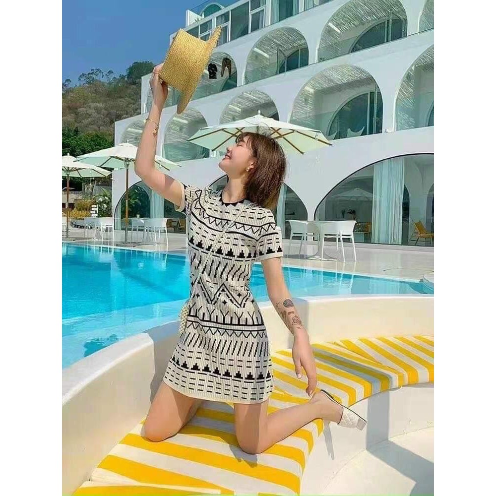 Váy len mỏng mongtogi - V99 | BigBuy360 - bigbuy360.vn