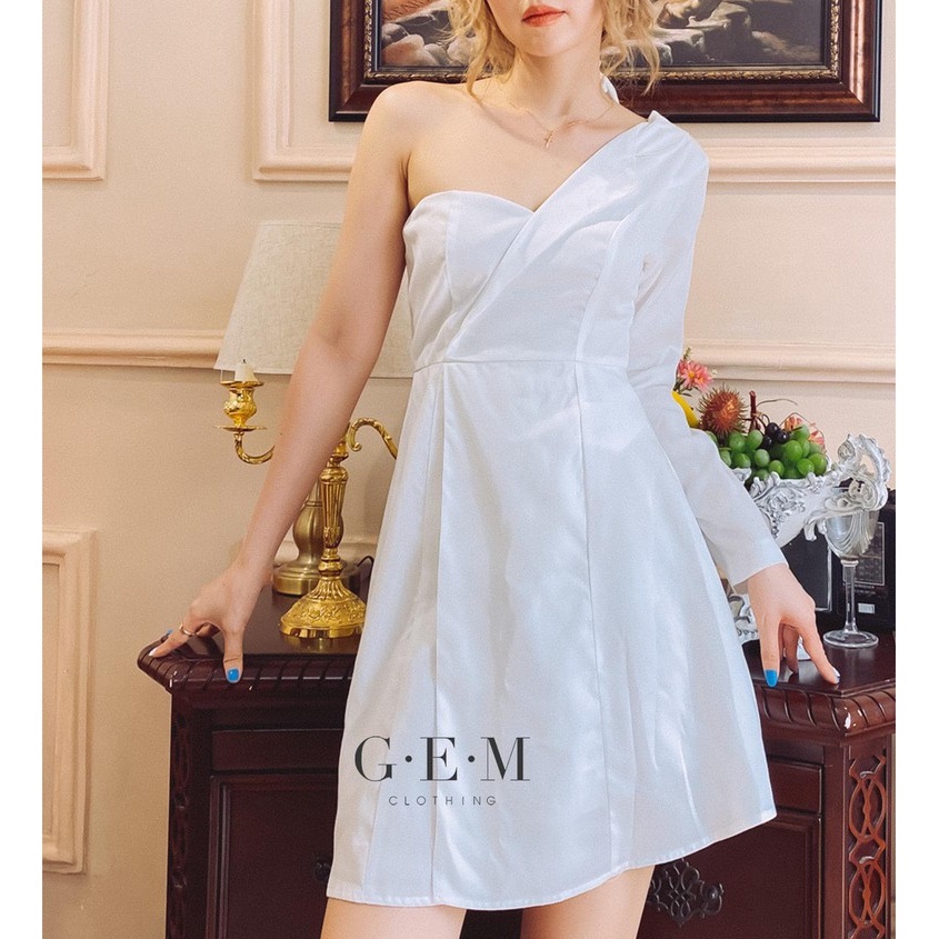 Đầm trắng xéo vai Laver Dress Gem Clothing SP001107