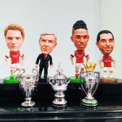 Tượng cầu thủ cử động các khớp  Arsenal
