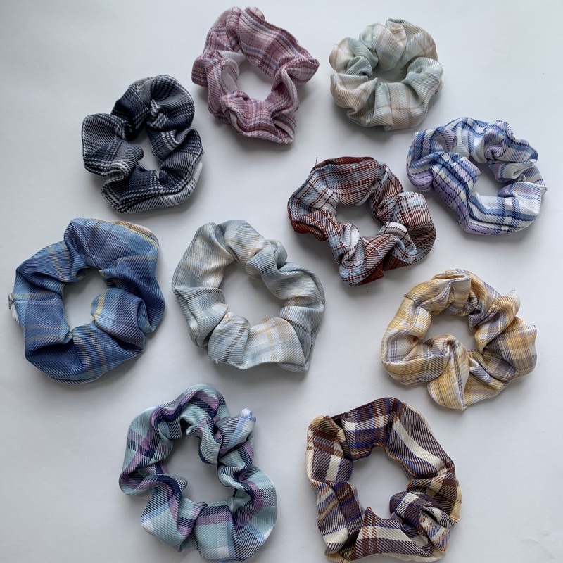 Scrunchies - Phụ kiện tóc, dây buộc tóc caro cá tính.