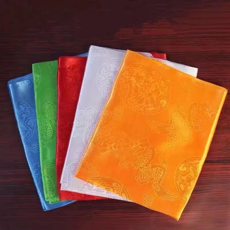 KHĂN BAN PHƯỚC 1.5M .