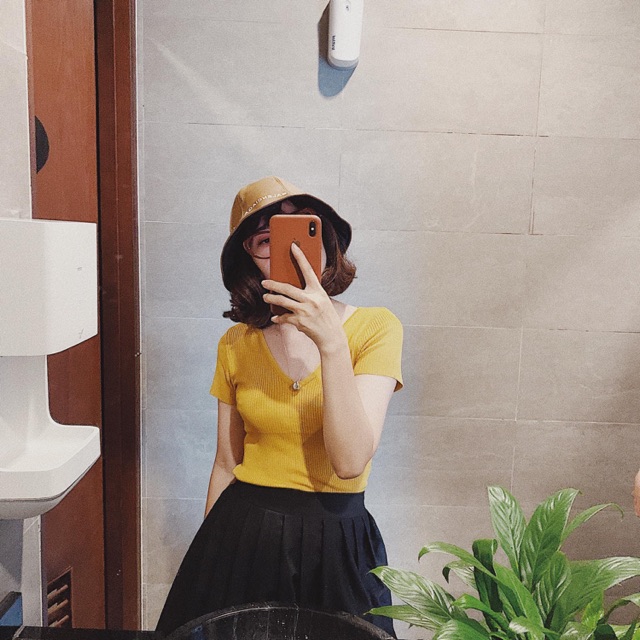 Áo len tăm cổ tim