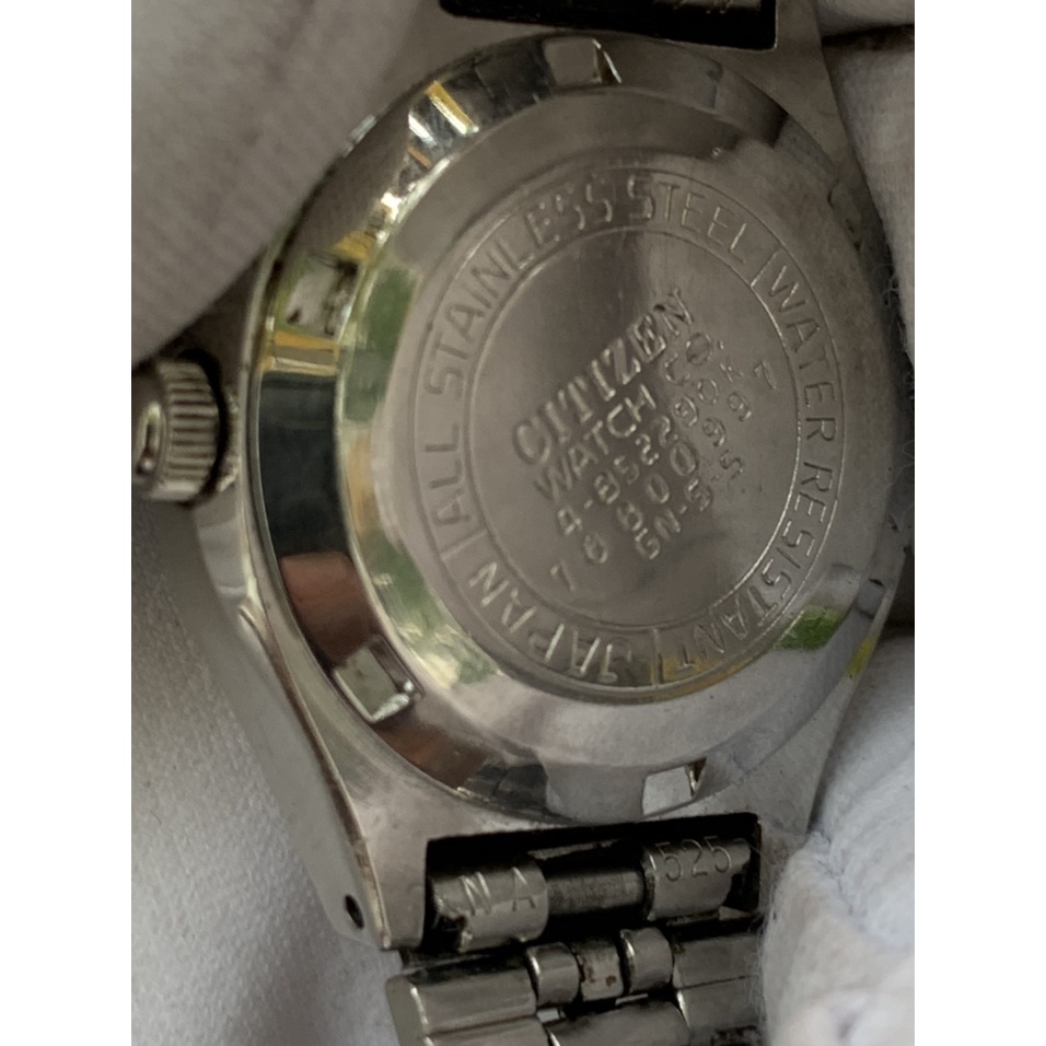 Đồng hồ nữ CITIZEN Pin  mặt màu xanh dương, có ô cửa lịch, dây kim loại  của Thụy
