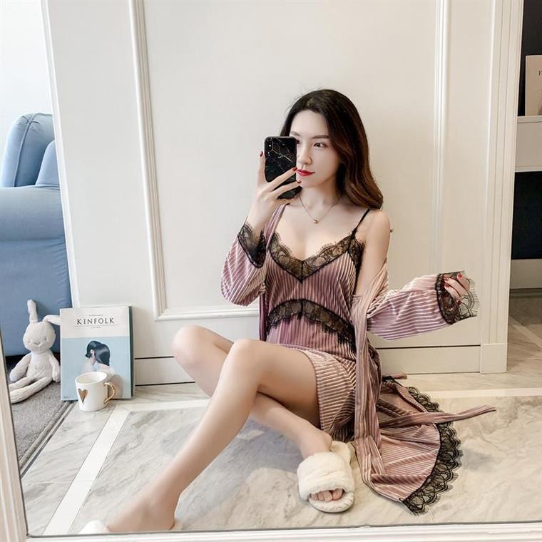 Bộ đồ ngủ tay dài vải nhung phối ren có đệm ngực phong cách Hàn Quốc thời trang xuân thu