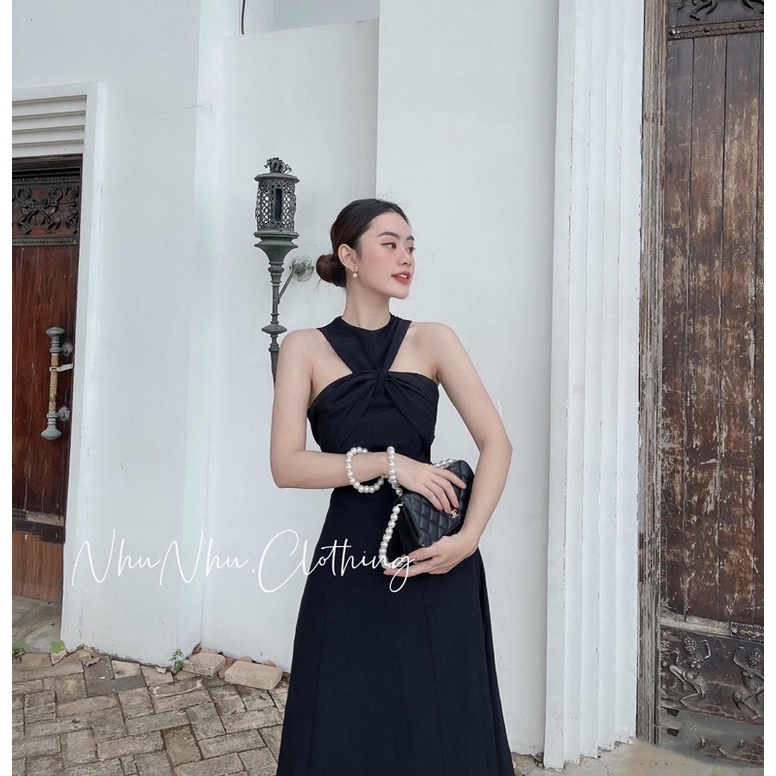 Đầm xoè xoắn ngực