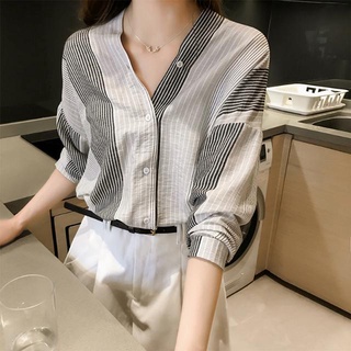 Áo kiểu tay dài cổ chữ v hoạ tiết kẻ sọc