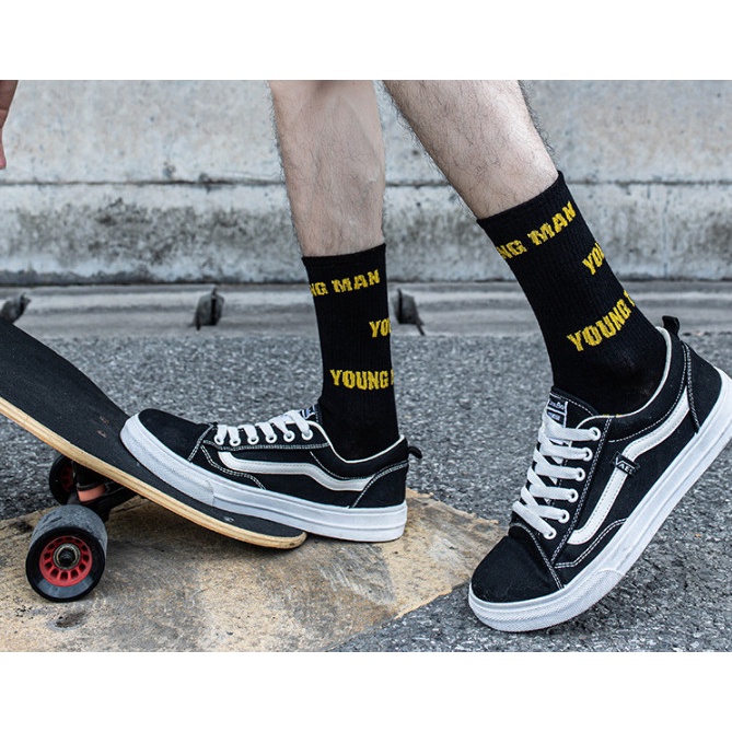 Vớ Tất thể thao cao cổ Nam Nữ phong cách trẻ trung, năng động, cá tính.