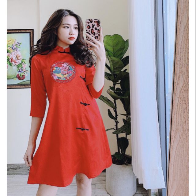 Đầm xòe gấm cổ tàu thêu họa tiết cực sang