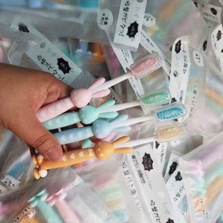 Bàn chải đánh răng cho bé yêu