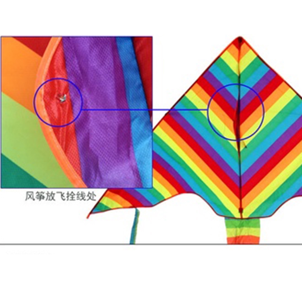 Diều thả hình tam giác phối màu sắc sống động