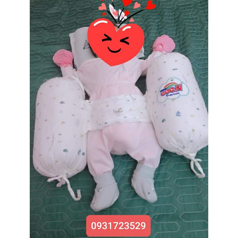 gối chặn cho bé