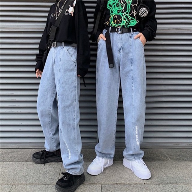 Quần bagyy jeans in chữ ở nhỏ ở chân alino