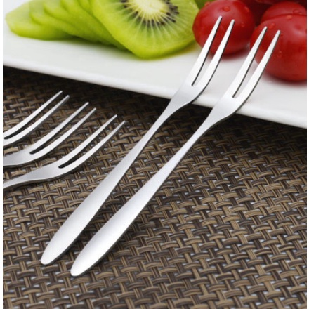 Nĩa ghim trái cây inox tiện dụng giá bán 1 cây