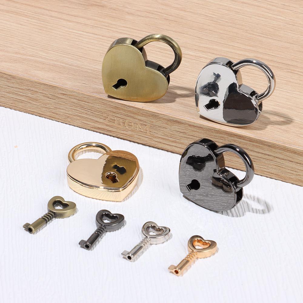 Ổ Khóa Hành Lý Kim Loại Hình Trái Tim