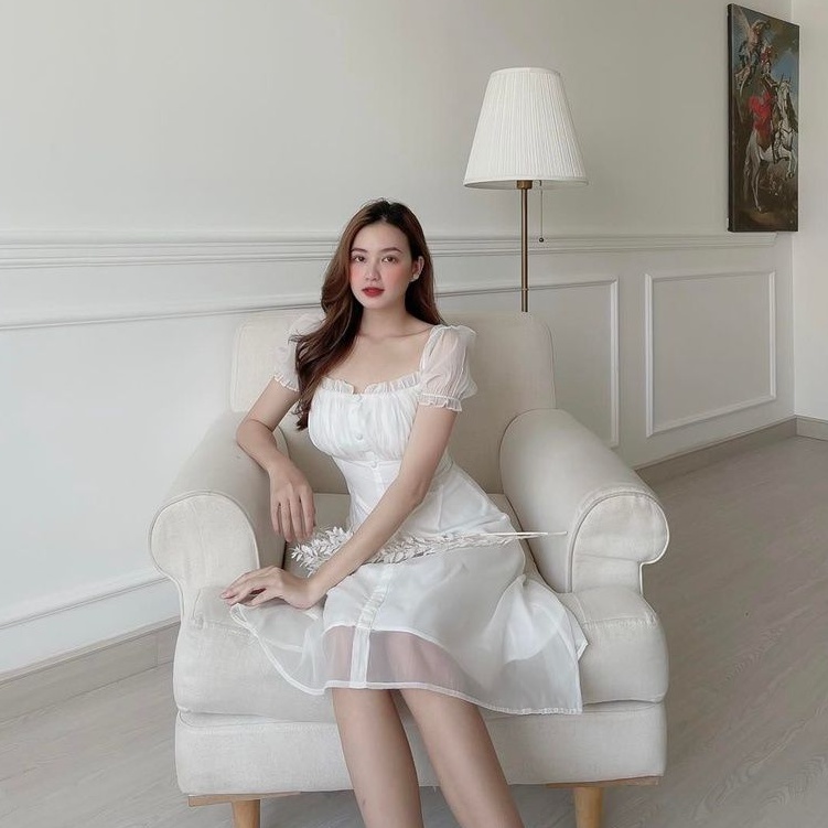 [Ảnh thật] Đầm trắng cổ vuông nhún ngực nút bọc viền bèo tay phồng