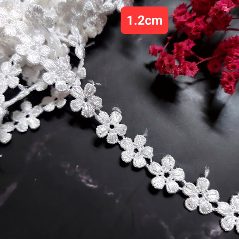 Dây hoa trang trí, size 1.2cm đến 4.5cm.