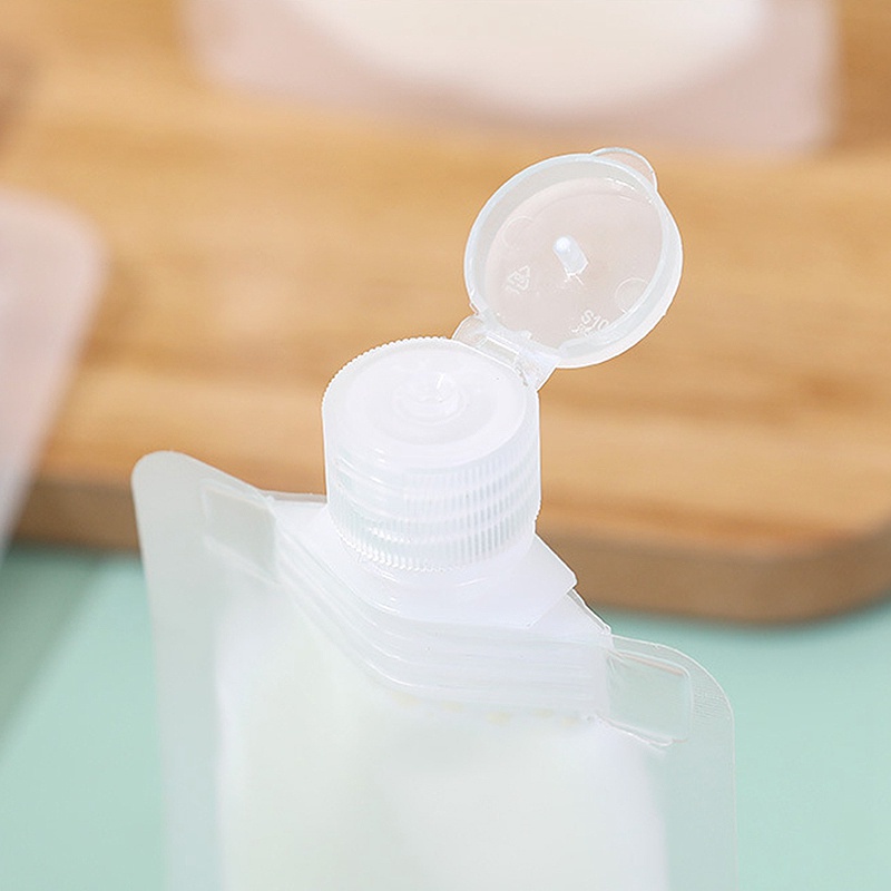 Túi đựng dầu gội/ sữa tắm khi đi du lịch tiện lợi