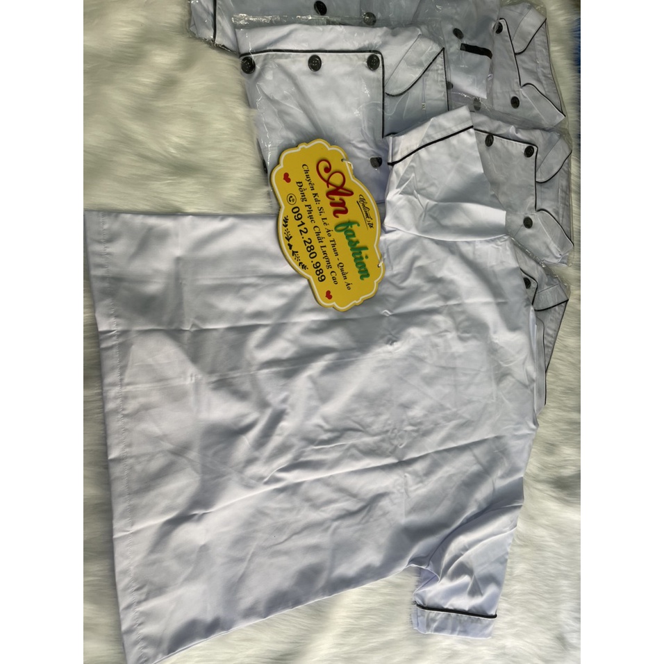 Áo bếp màu trắng ngắn tay mẫu đẹp dành cho Nam và Nữ vải kaki mềm mịn-shop sản xuất.