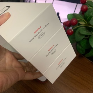 Hộp đựng đồng hồ Apple watch series 4