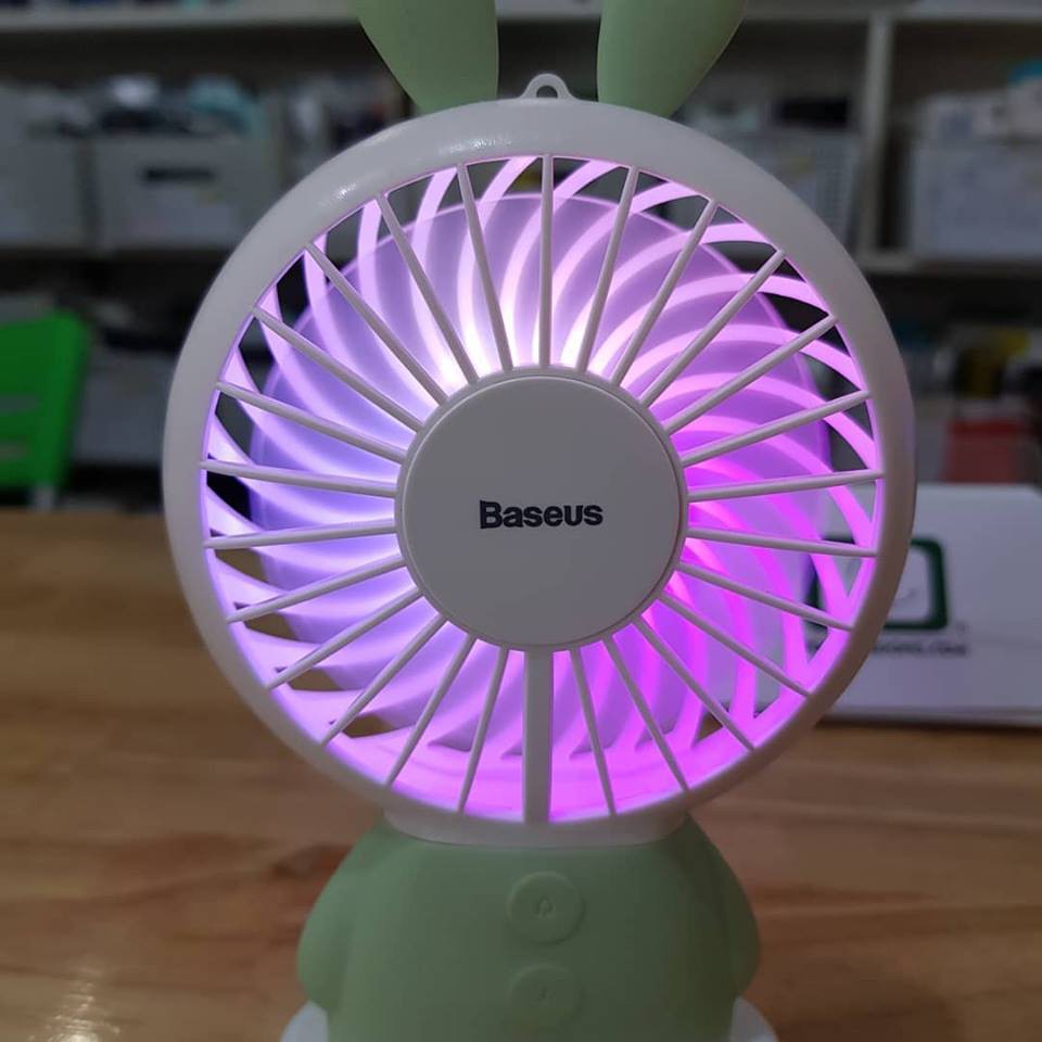Quạt mini đang năng Baseus đèn 16 triệu màu
