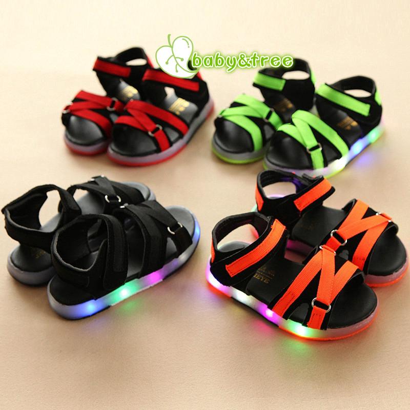 Giày sandal thiết kế gắn đèn led cá tính cho bé trai