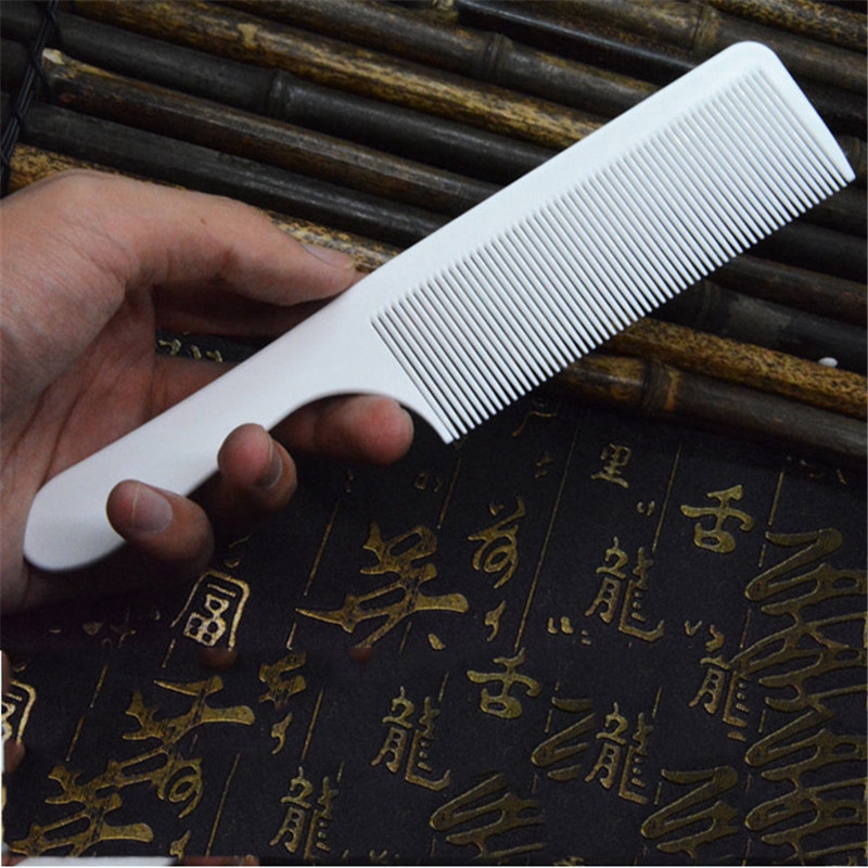 Lược chải tóc bằng nhựa chuyên dụng cho thợ cắt tóc tiện lợi
