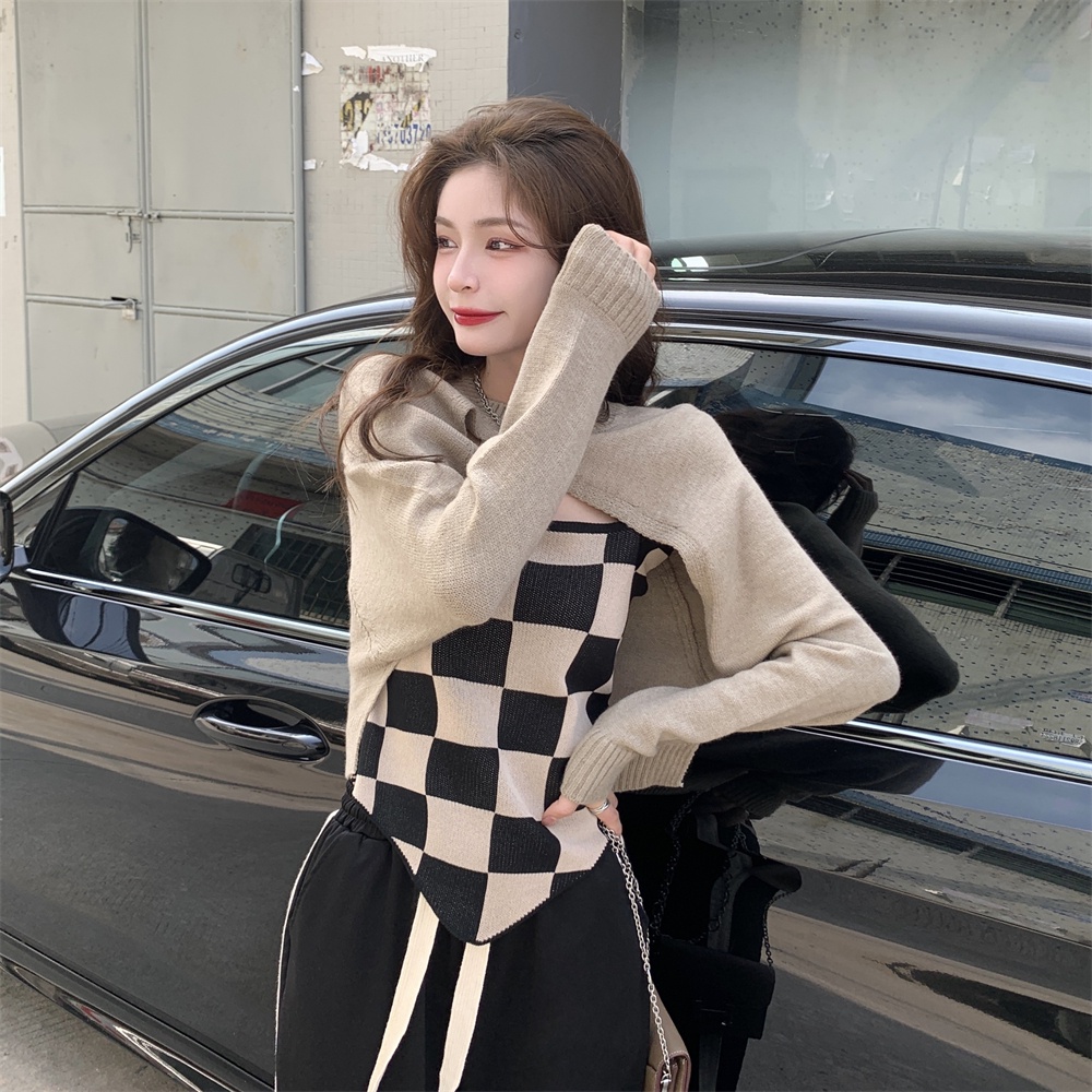 Set áo len tay dài màu trơn kèm áo yếm họa tiết caro xinh xắn dành cho nữ