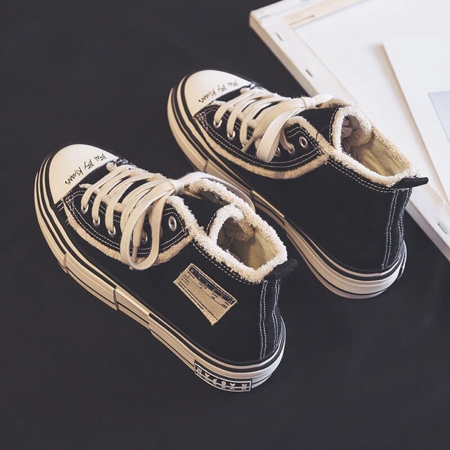 Giày thể thao bò rách cao cổ