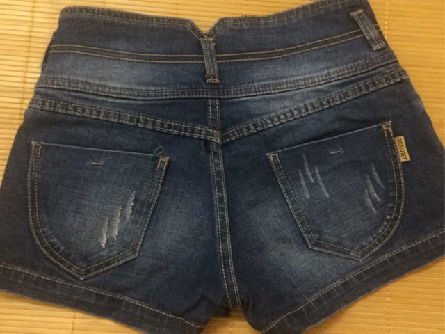 Quần short bò Only, Genviet