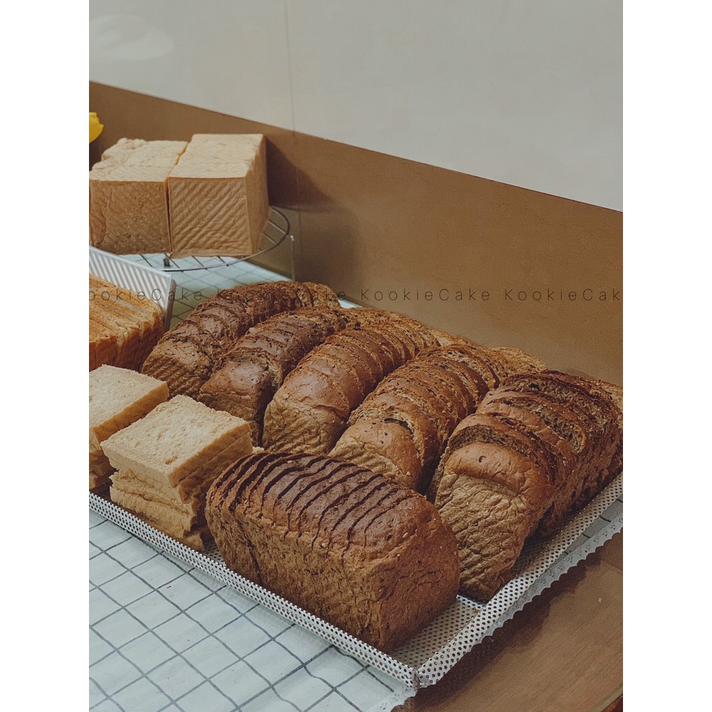 Bột mì đen nguyên cám hữu cơ  nhập khẩu Úc Aunt Michelle gói 1kg