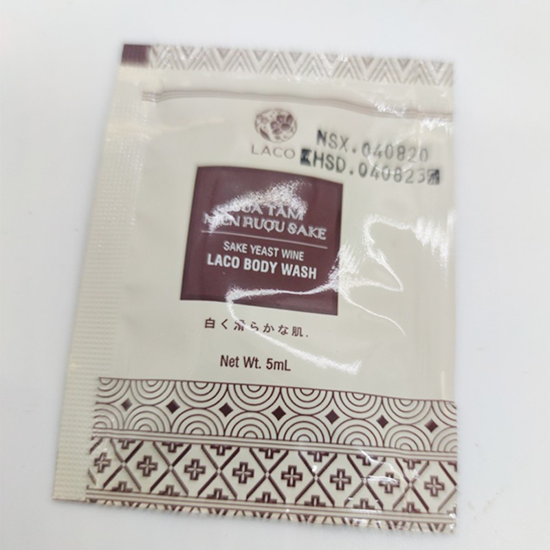 Sữa tắm trắng da men ru.ou sake 300ml cho làn da trắng sáng mịn màng