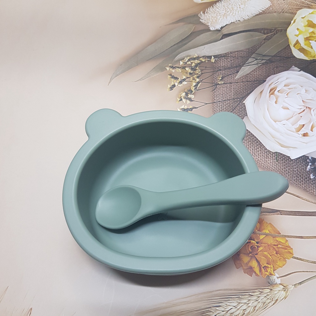Bát silicon gấu có đế hút chân không chống lật kèm thìa cho bé ăn dặm